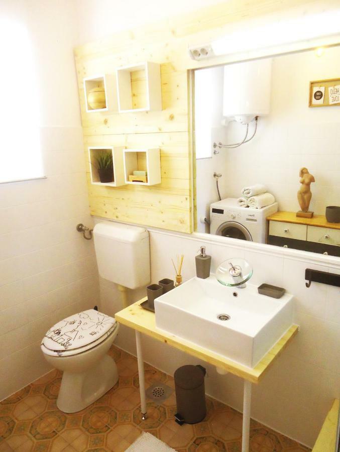 Apartman For 4 - Lovreta มาคาร์สกา ภายนอก รูปภาพ