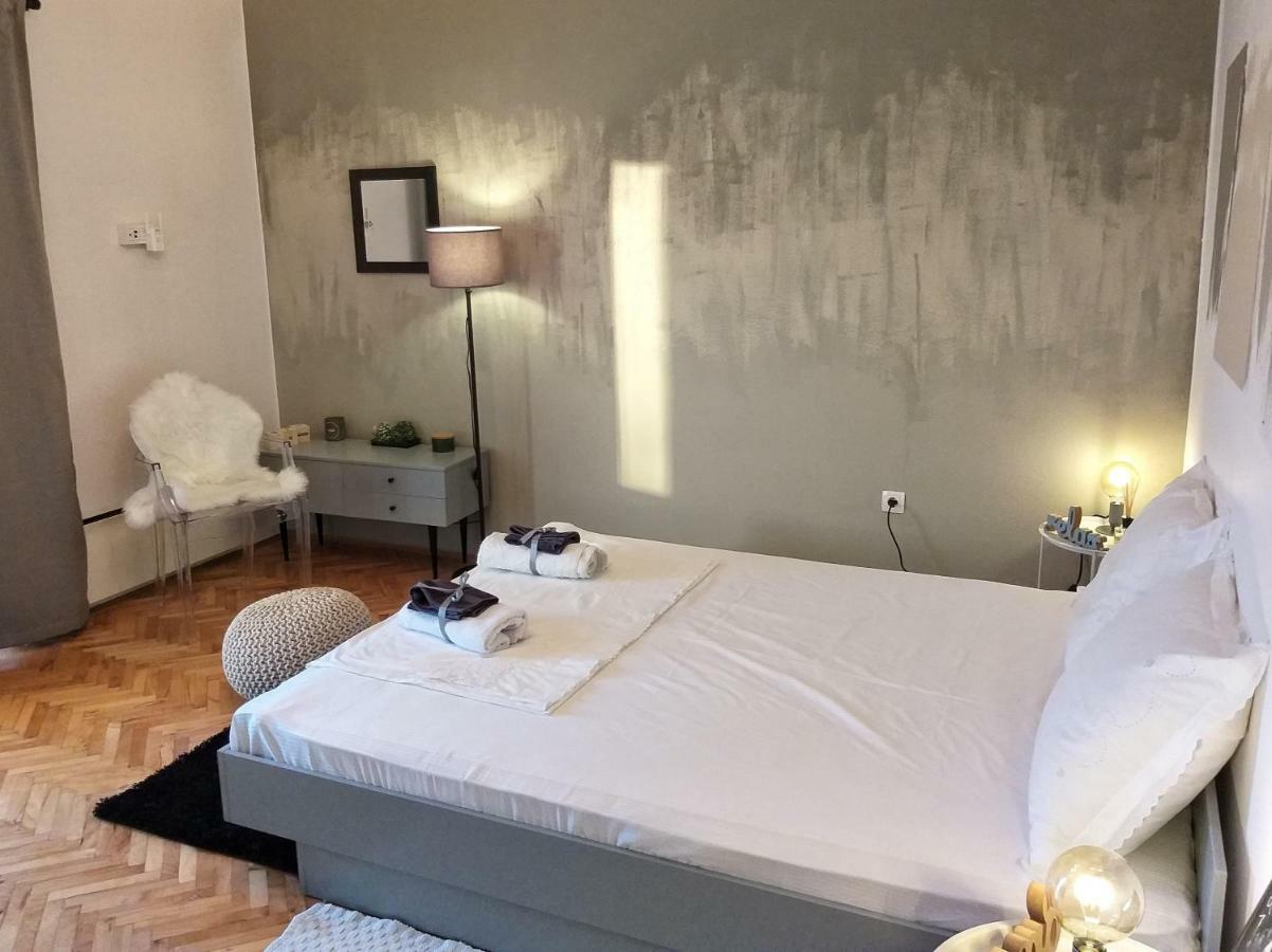 Apartman For 4 - Lovreta มาคาร์สกา ภายนอก รูปภาพ