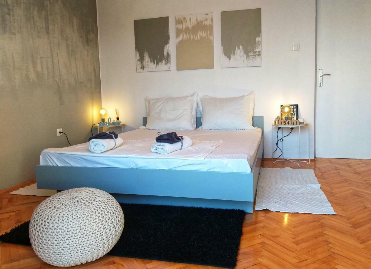 Apartman For 4 - Lovreta มาคาร์สกา ภายนอก รูปภาพ